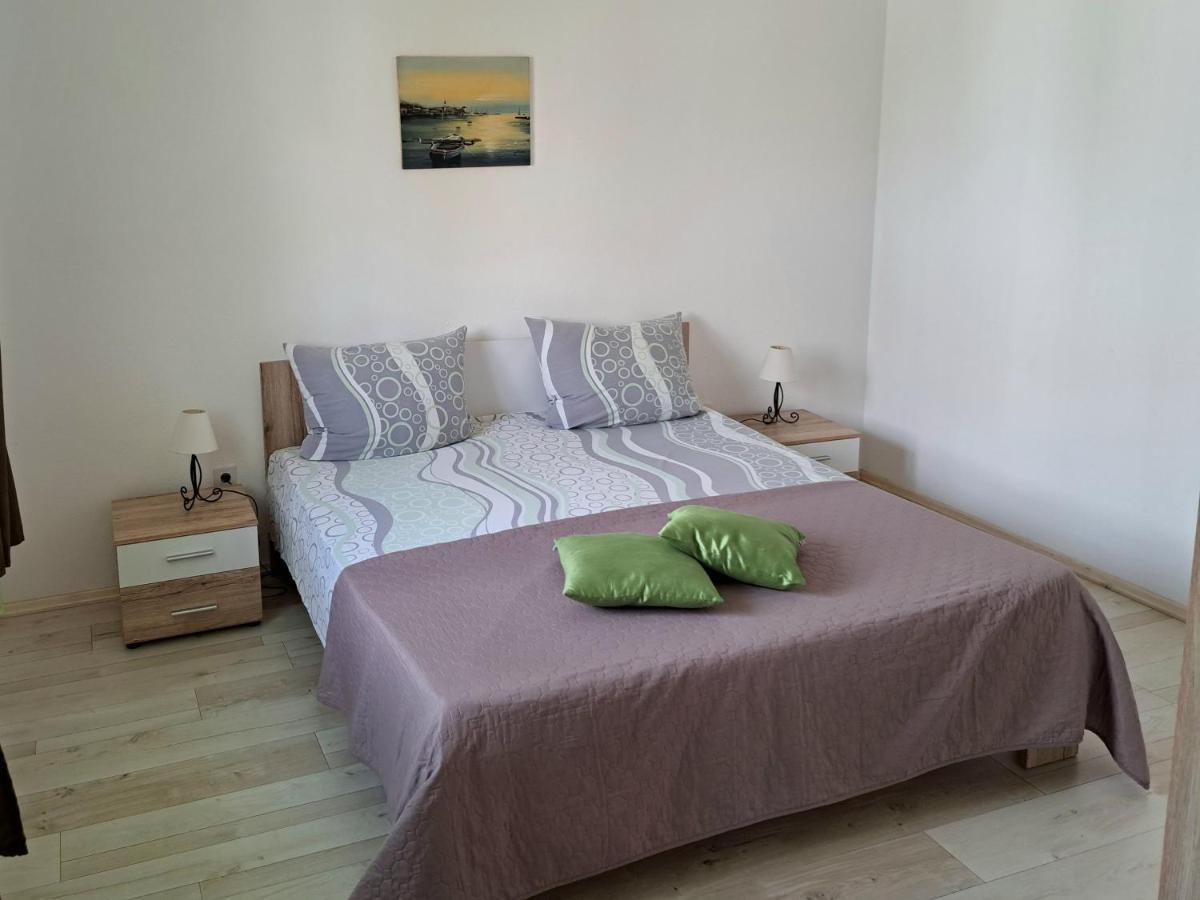 Apartment Oaza Mira Tribunj  Bagian luar foto