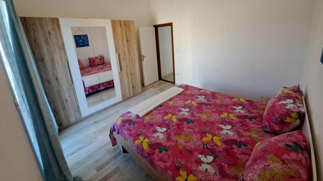 Apartment Oaza Mira Tribunj  Bagian luar foto